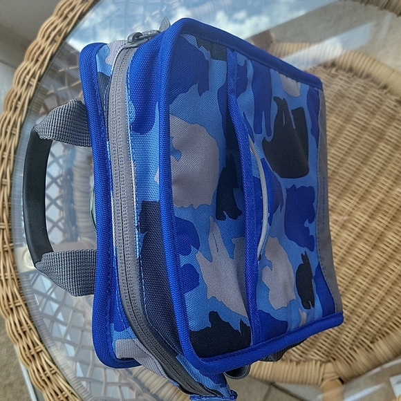 Lands end blue camo bear lunch box - Picture 7 of 7